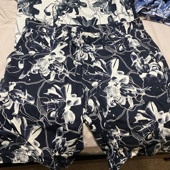 Navy blue Armani Exchange Floral Set - Picture 4 of 4